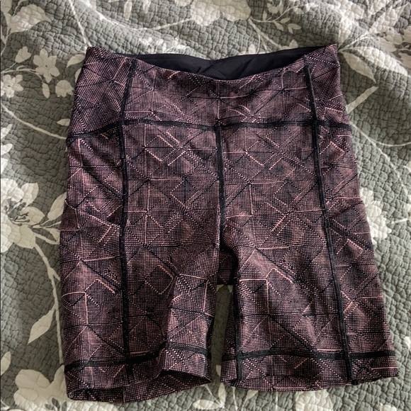 lululemon athletica Pants - Lululemon 6’’ short size 2